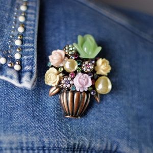 JOAN RIVERS Flower Basket Pin